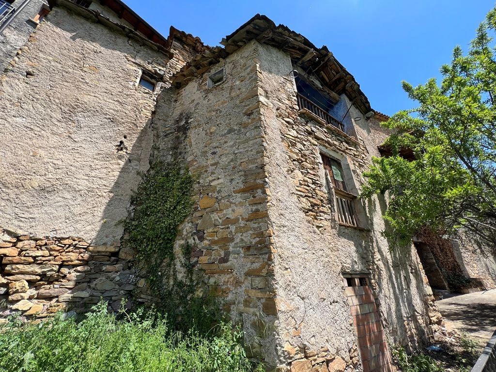 CASA A REFORMAR EN ERINYÀ