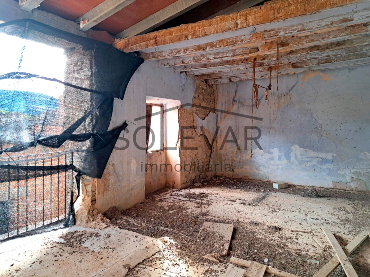 CASA SEÑORIAL DEL SIGLO XVIII A REFORMAR EN SANT SALVADOR DE TOLÓ