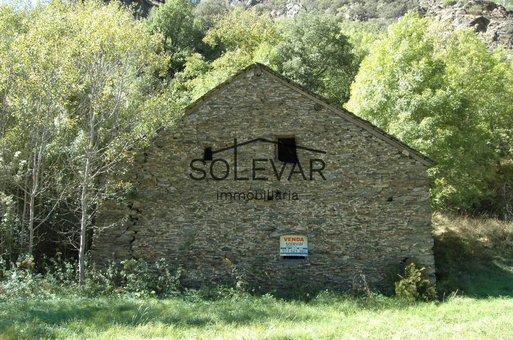 BORDA PER REHABILITAR AMB TERRENY A RIBERA DE CARDÓS