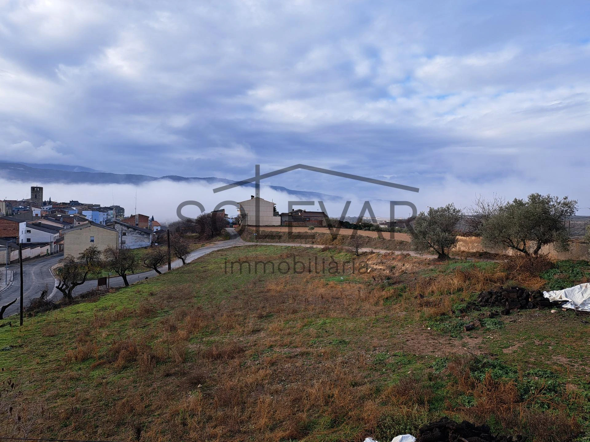 EDIFICACIÓN DE 2.000 m² EN ZONA URBANA DE ISONA