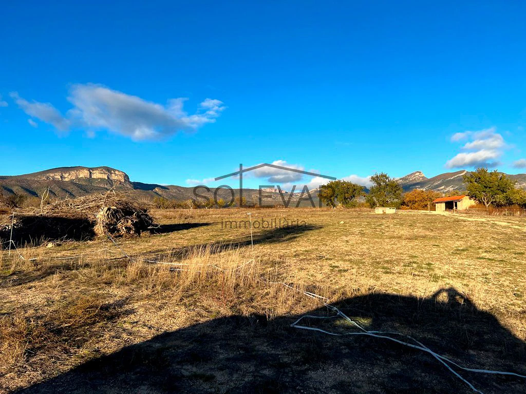 CASA A REFORMAR CON GRAN TERRENO RÚSTICO EN FIGUEROLA DE ORCAU