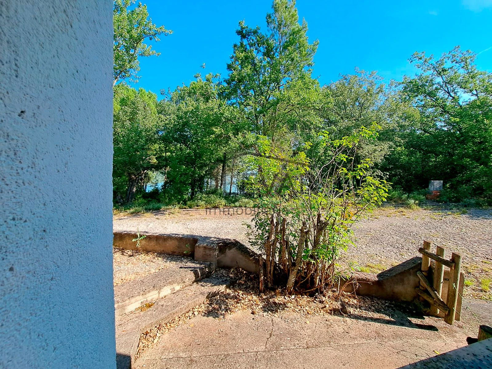 CASA EN VENTA EN LLIMIANA FRENTE AL PANTANO
