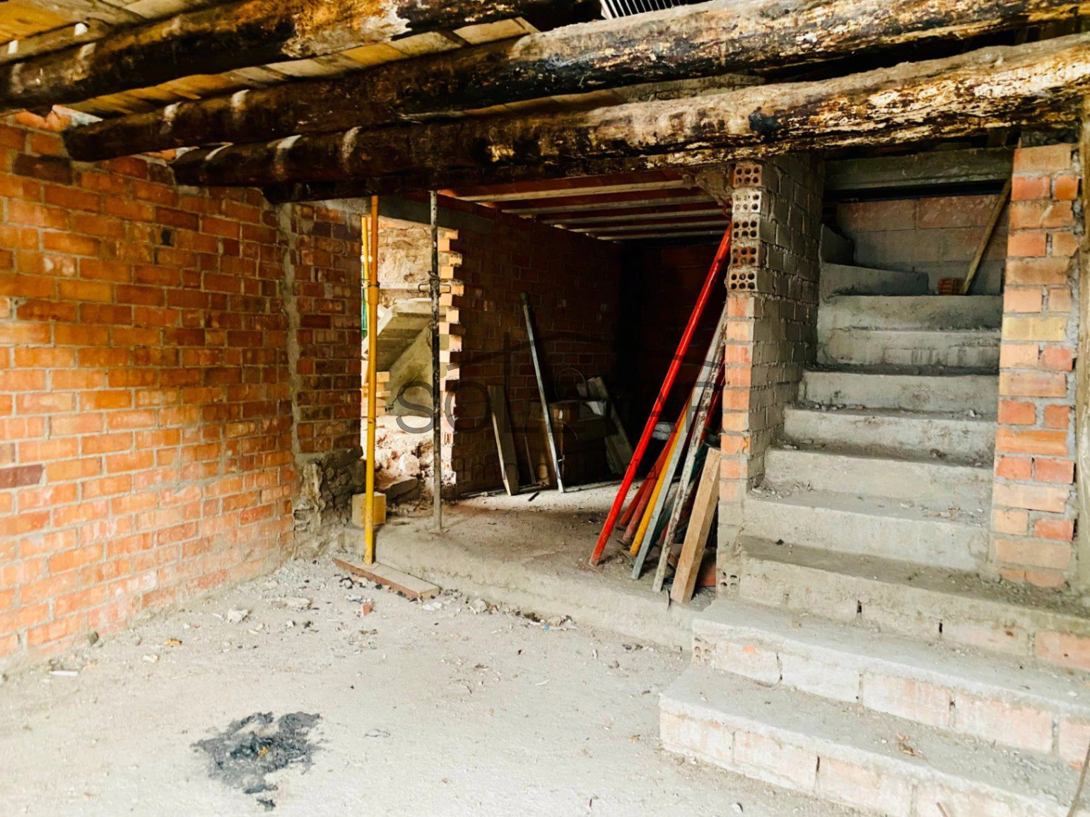 CASA PARA REFORMAR EN EL PRECIOSO PUEBLO DE DE ESCOS EN EL PALLARS SOBIRÀ.