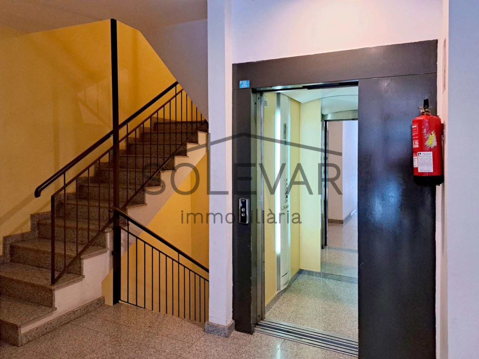 LUMINOSO PISO EN TREMP CON PARKING