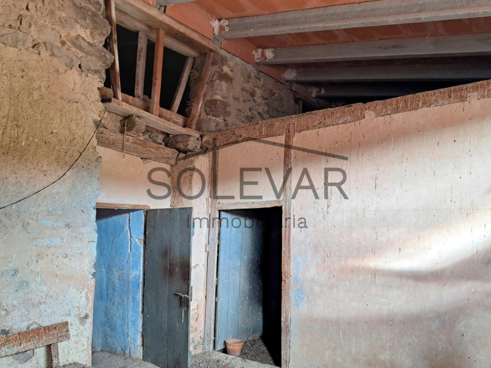 CASA SEÑORIAL DEL SIGLO XVIII A REFORMAR EN SANT SALVADOR DE TOLÓ