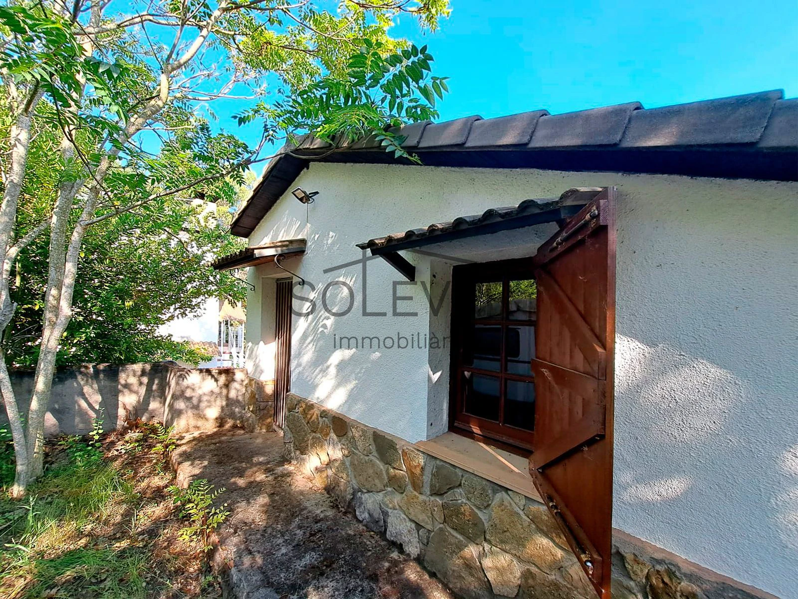 CASA EN VENTA EN LLIMIANA FRENTE AL PANTANO