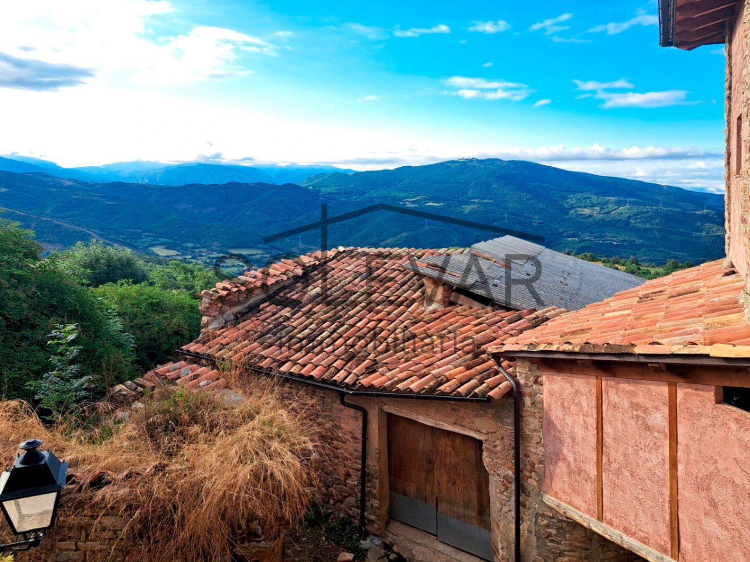 CASA A REFORMAR INTEGRALMENTE A ESTAVILL