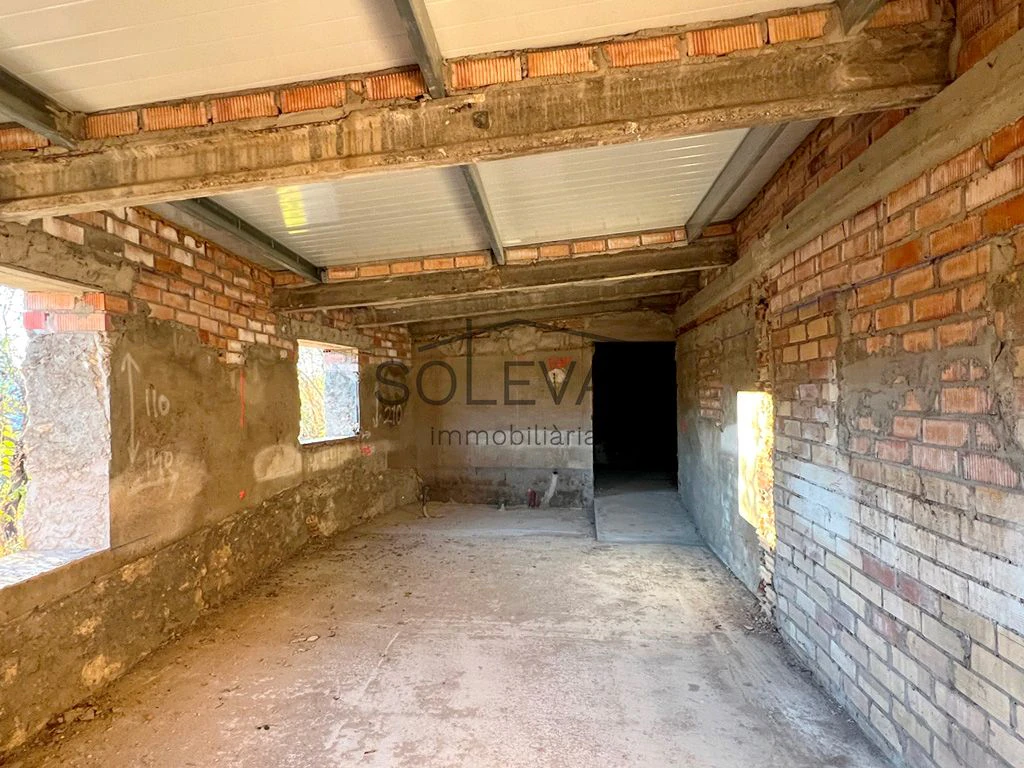 HOUSE TO RENOVATE WITH LARGE RUSTIC LAND IN FIGUEROLA D`ORCAU