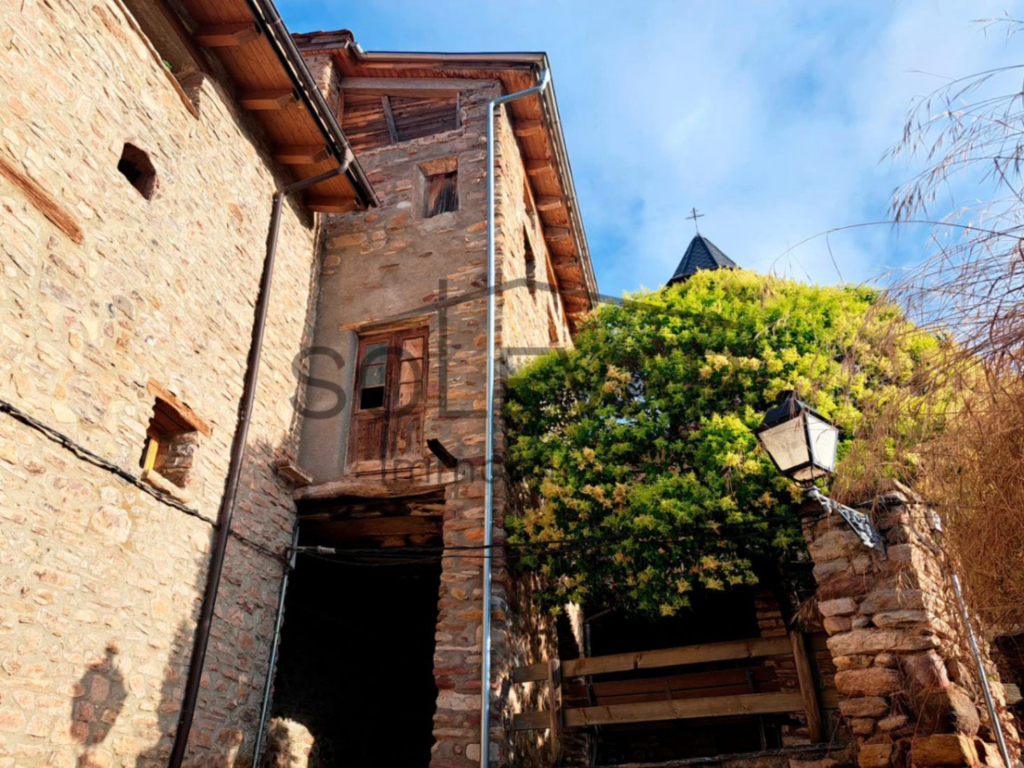 CASA A REFORMAR INTEGRALMENTE A ESTAVILL