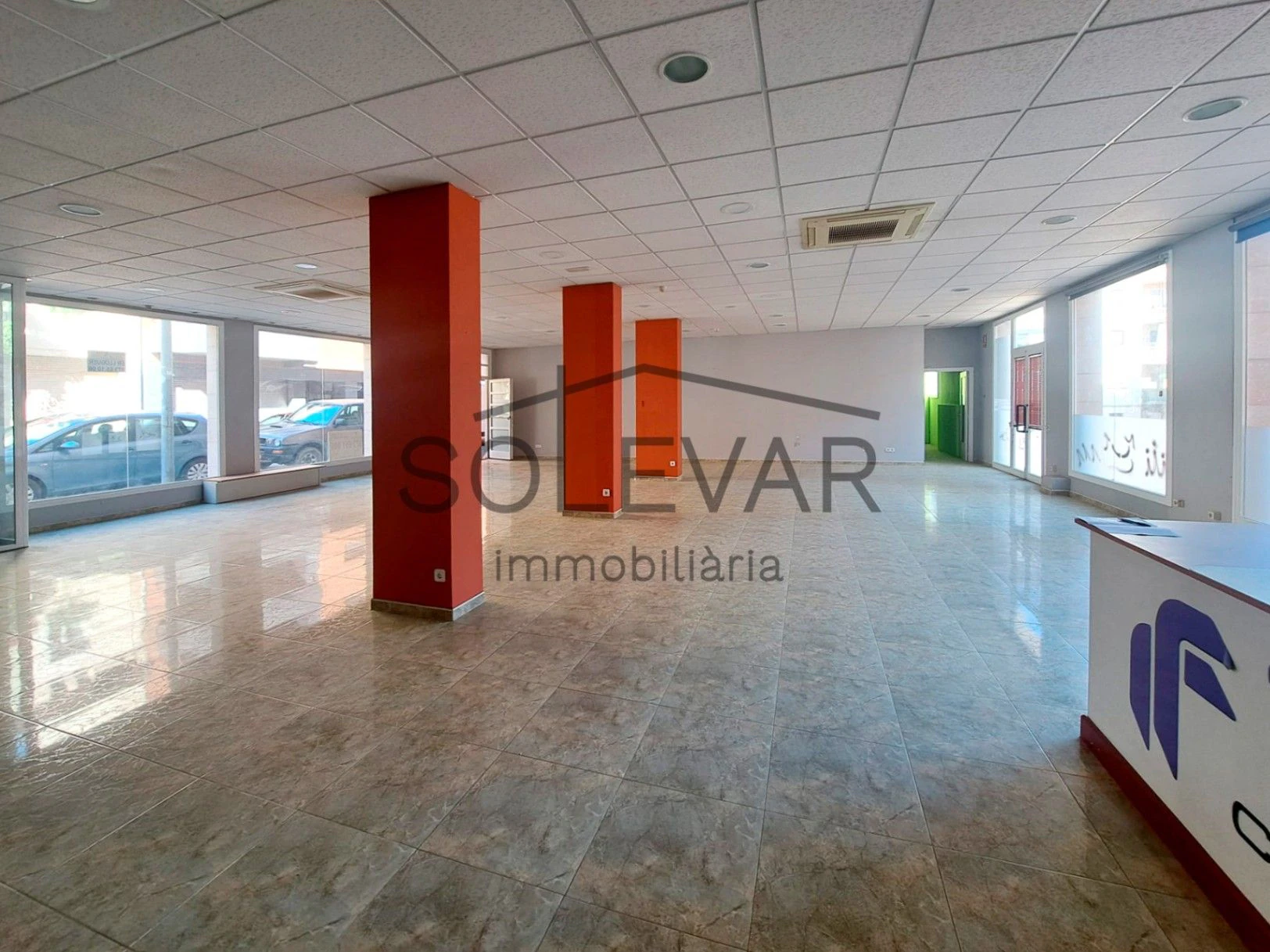 GRAN LOCAL COMERCIAL EN EL CENTRO DE TREMP