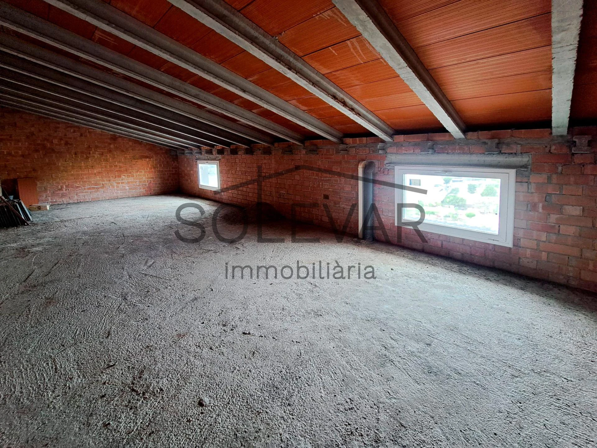DUPLEX WITH GREAT VIEWS TO RENOVATE IN TREMP