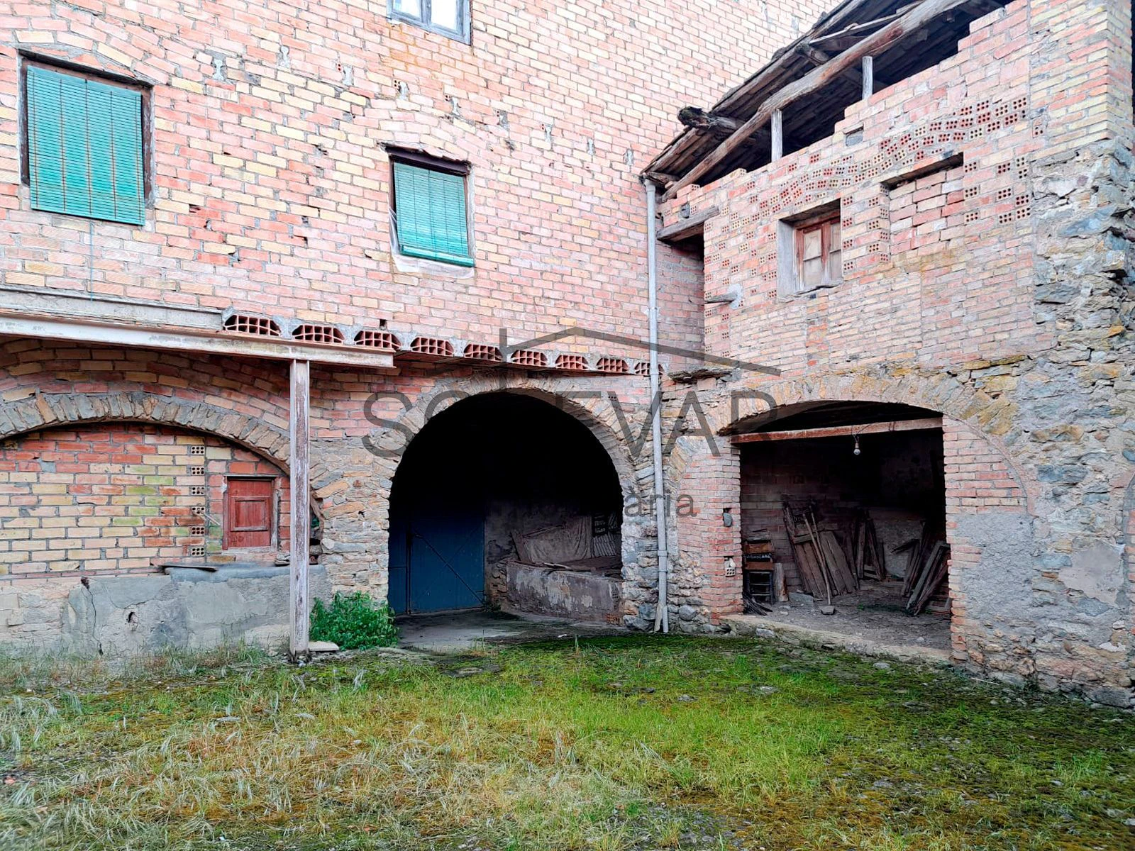 LARGE HOUSE WITH CENTRAL PATIO IN SALÀS DE PALLARS