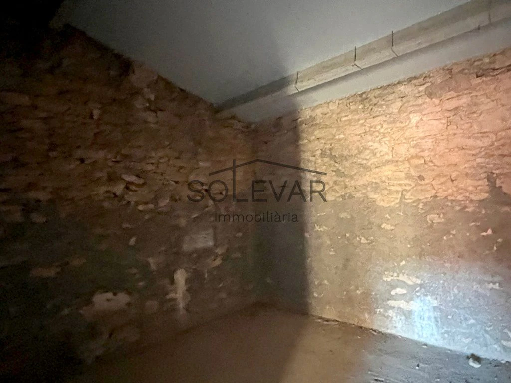 HOUSE TO RENOVATE WITH LARGE RUSTIC LAND IN FIGUEROLA D`ORCAU