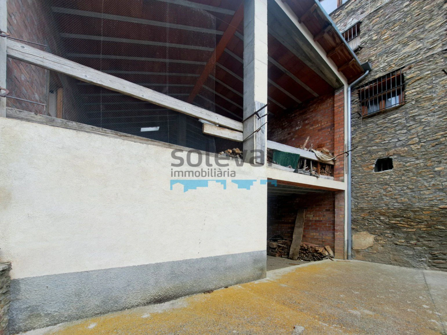 CASA CON MUCHAS POSIBILIDADES EN PAÜLS