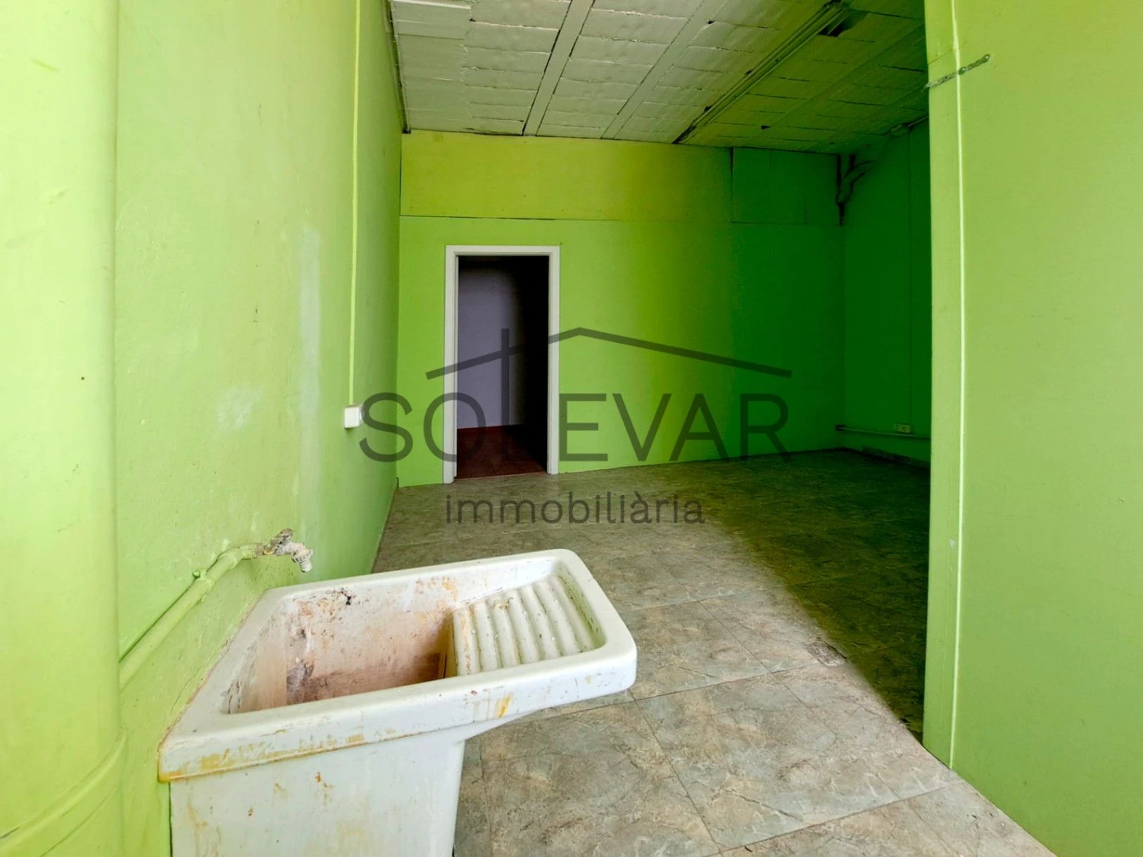 GRAN LOCAL COMERCIAL EN EL CENTRO DE TREMP