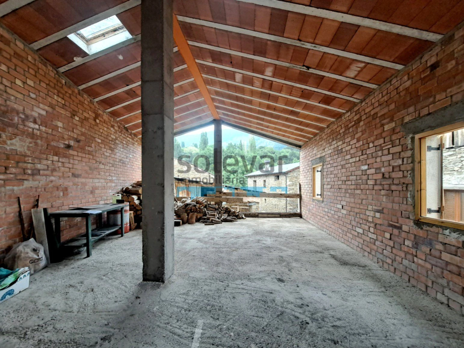 CASA CON MUCHAS POSIBILIDADES EN PAÜLS
