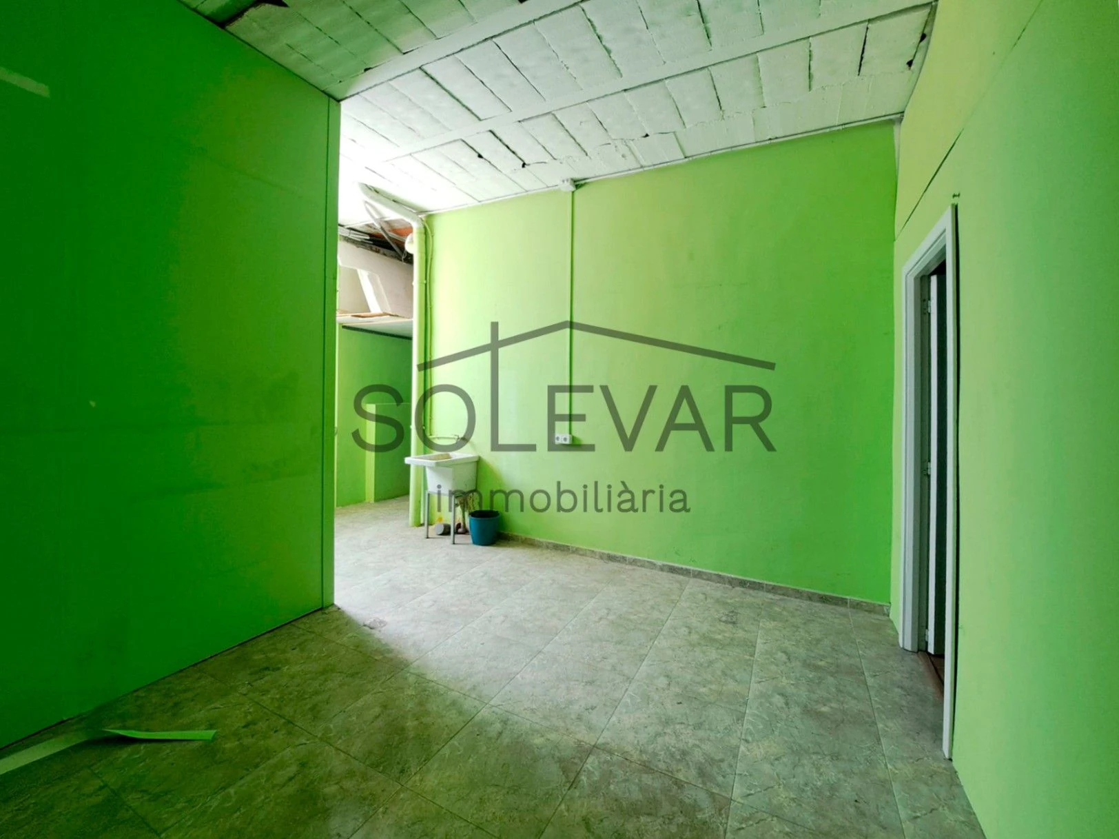 GRAN LOCAL COMERCIAL EN EL CENTRO DE TREMP