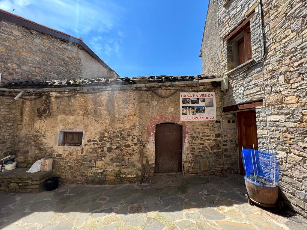 CASA A REFORMAR EN ERINYÀ