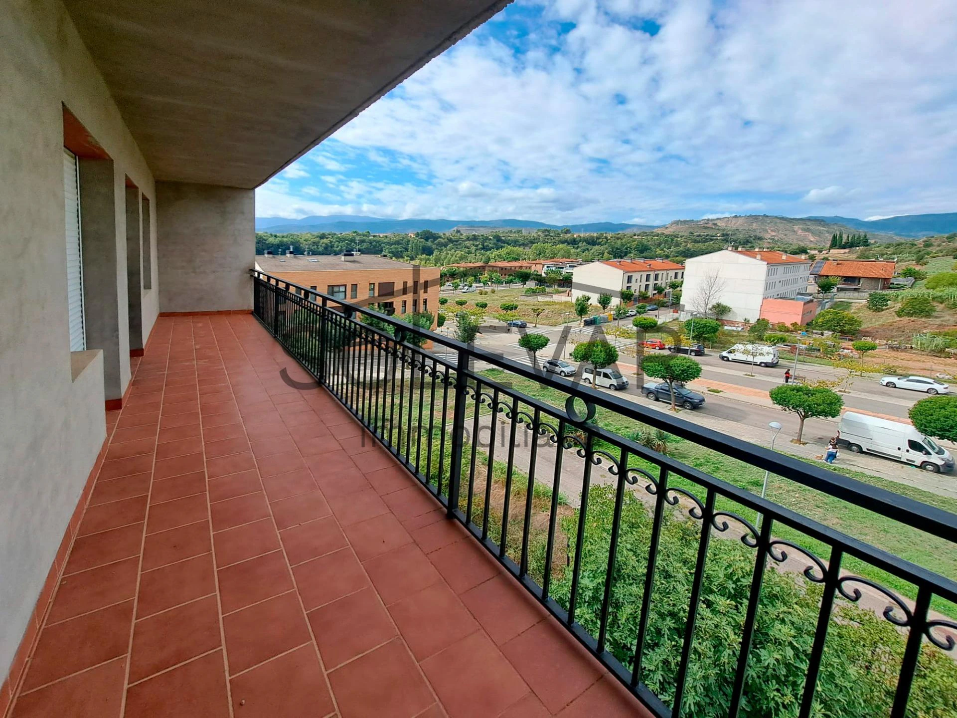 DÚPLEX CON BUENAS VISTAS PARA REFORMAR EN TREMP