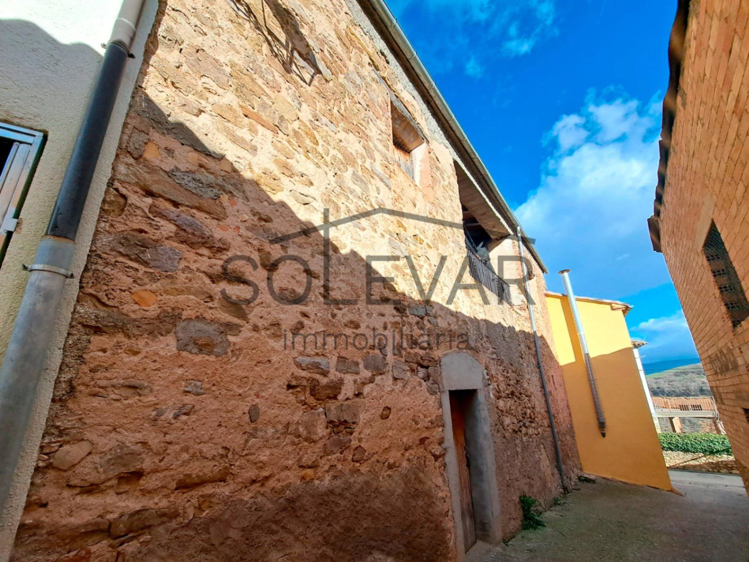CASA SEÑORIAL DEL SIGLO XVIII A REFORMAR EN SANT SALVADOR DE TOLÓ