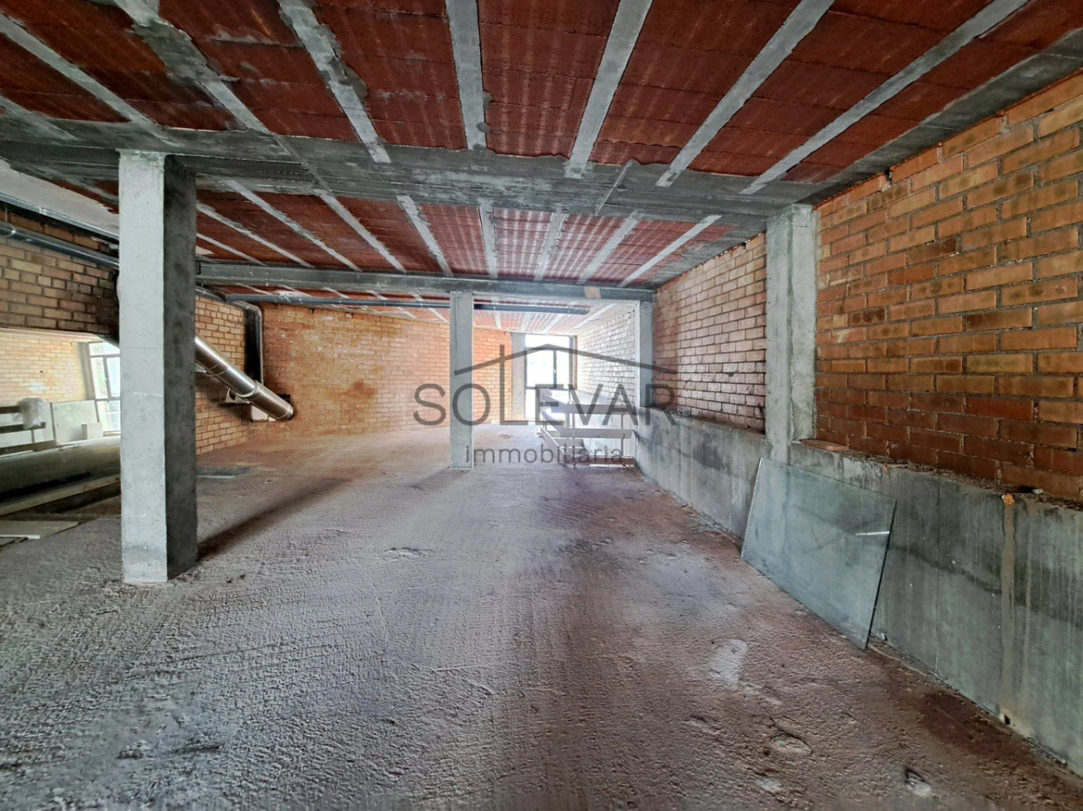 GRAN LOCAL COMERCIAL EN TREMP