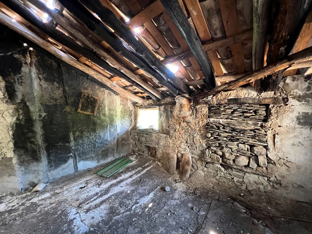 CASA A REFORMAR EN ERINYÀ