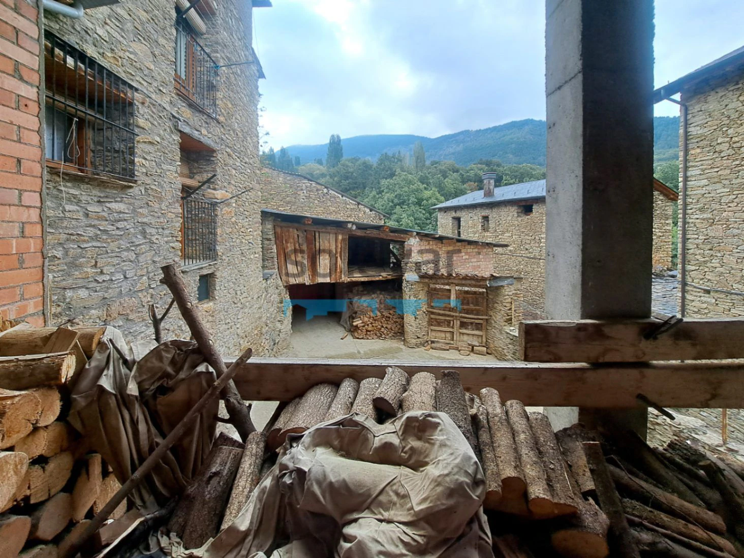 CASA CON MUCHAS POSIBILIDADES EN PAÜLS