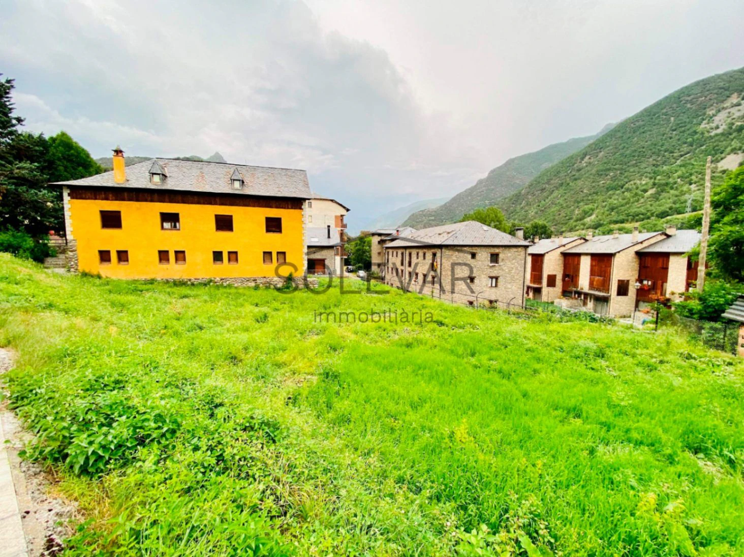 GRAN CASA A LA VENTA EN RIBERA DE CARDÓS