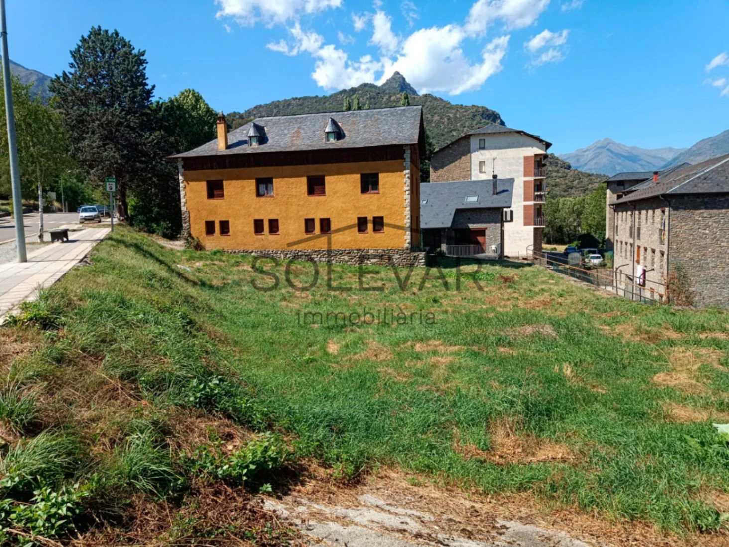 GRAN CASA A LA VENTA EN RIBERA DE CARDÓS