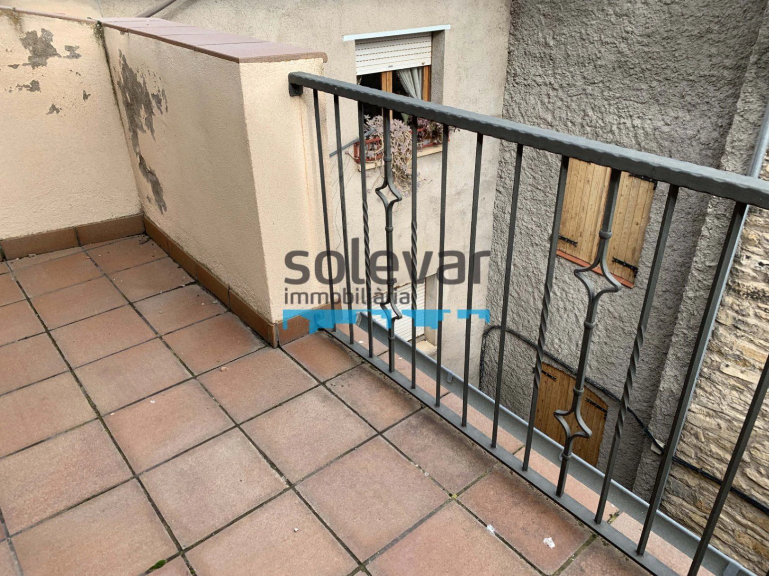 CASA A REFORMAR EN ISONA