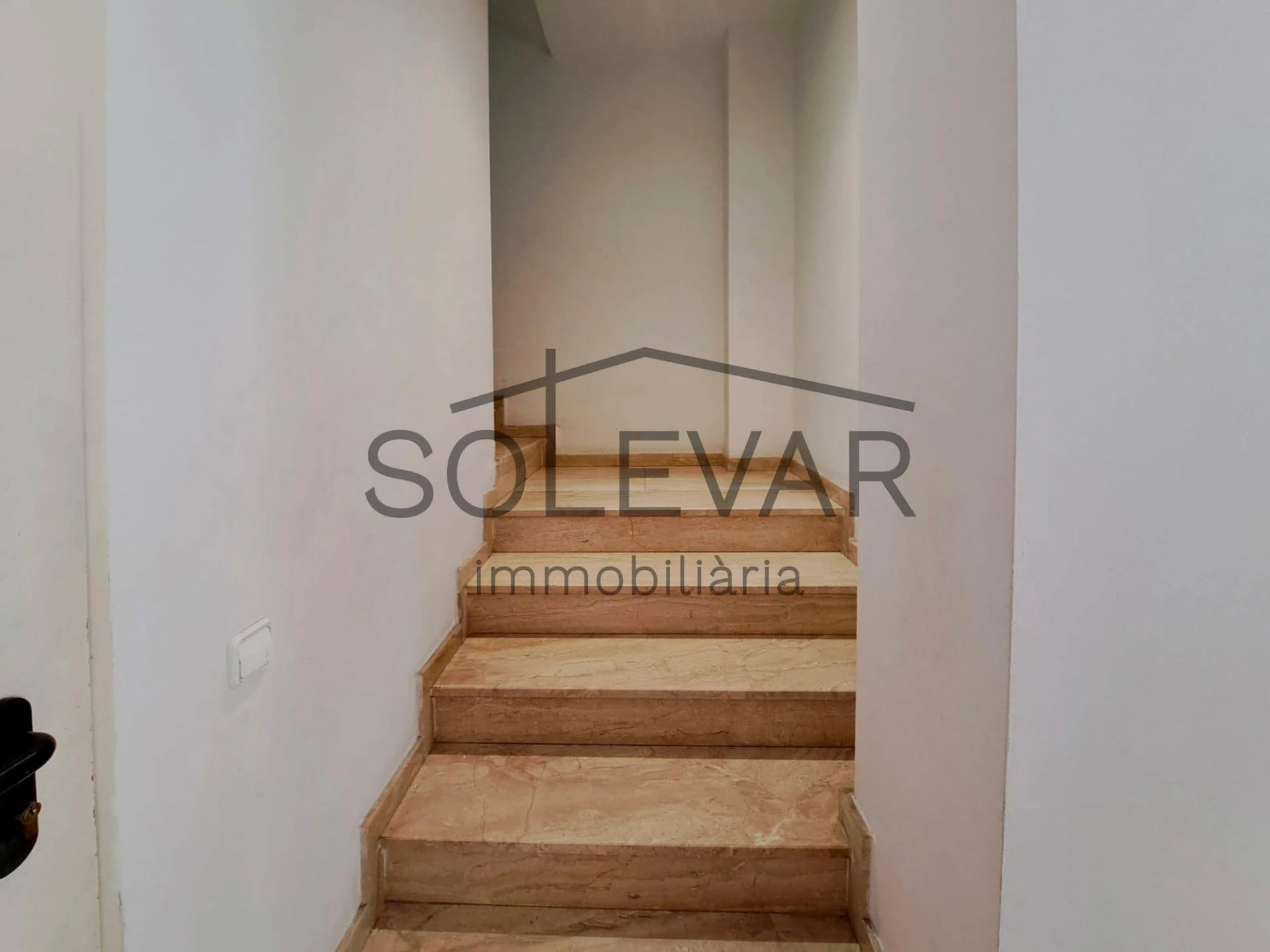 ACOGEDOR PISO EN EL CENTRO DE TREMP