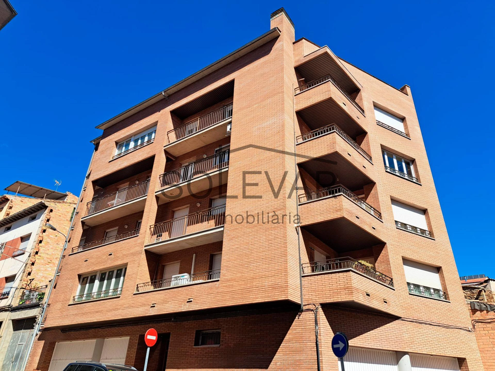 GRAN PIS AMB TERRASSA, BALCONS I GOLFES A TREMP