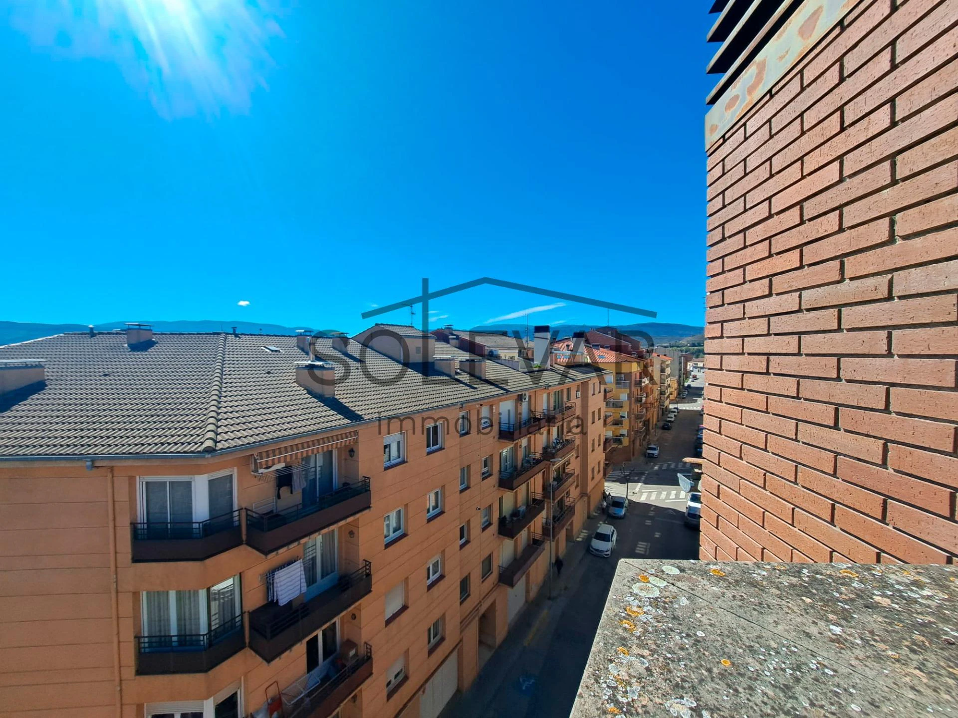 GRAN PIS AMB TERRASSA, BALCONS I GOLFES A TREMP