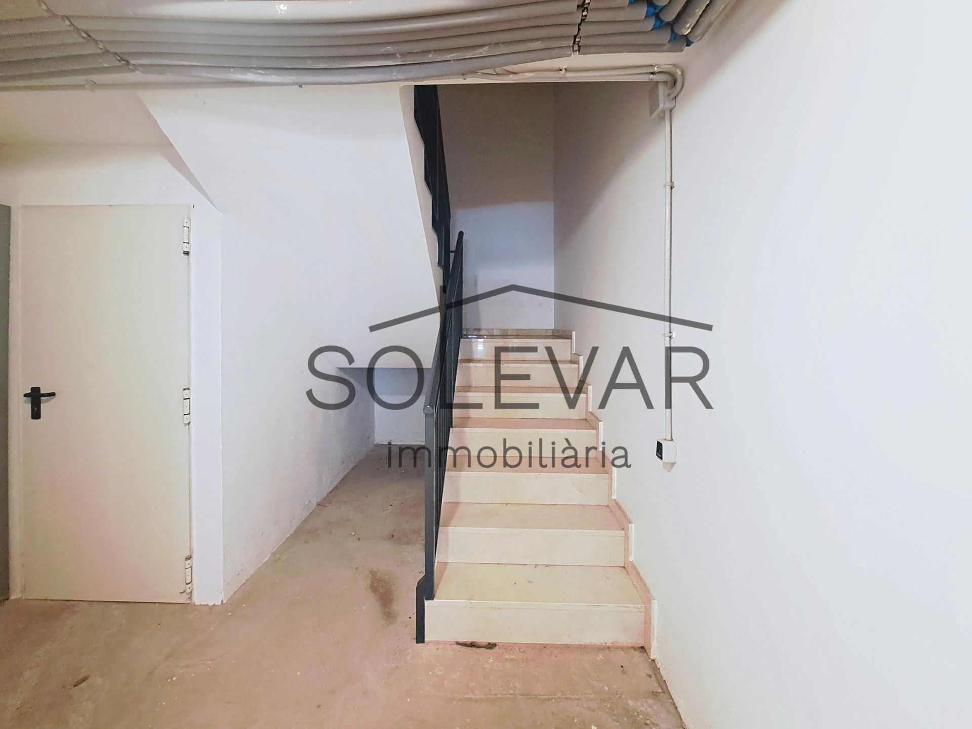 ACOGEDOR PISO EN TREMP CON TERRAZA Y VISTAS A LA MONTAÑA / VPO