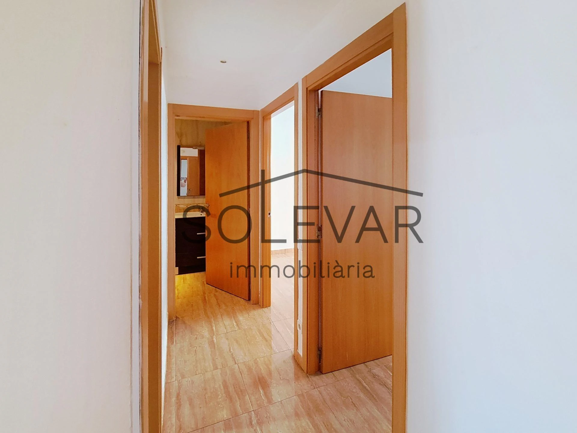 ACOGEDOR PISO EN TREMP CON TERRAZA Y VISTAS A LA MONTAÑA / VPO