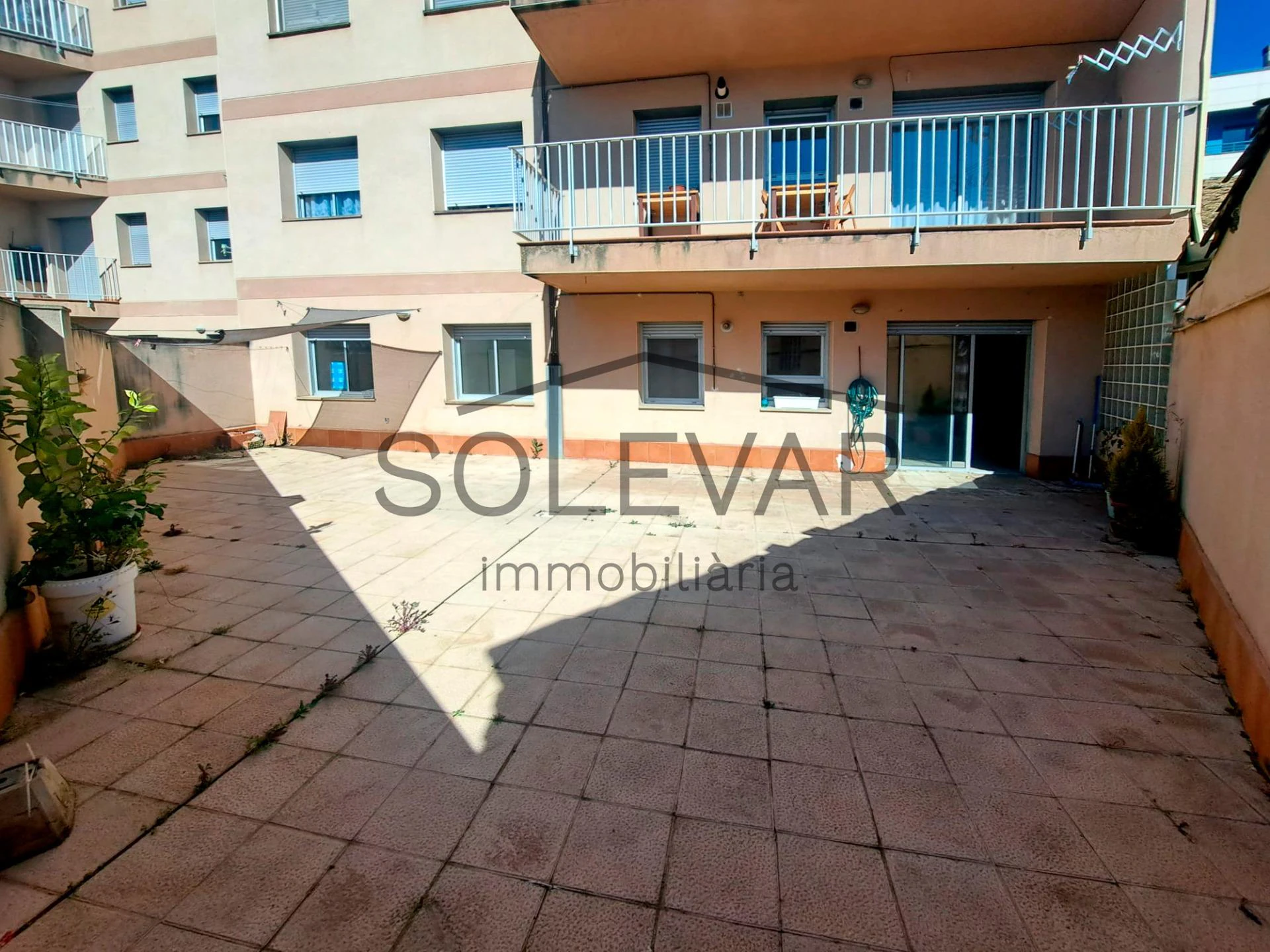 PISO CON GRAN TERRAZA EN TREMP