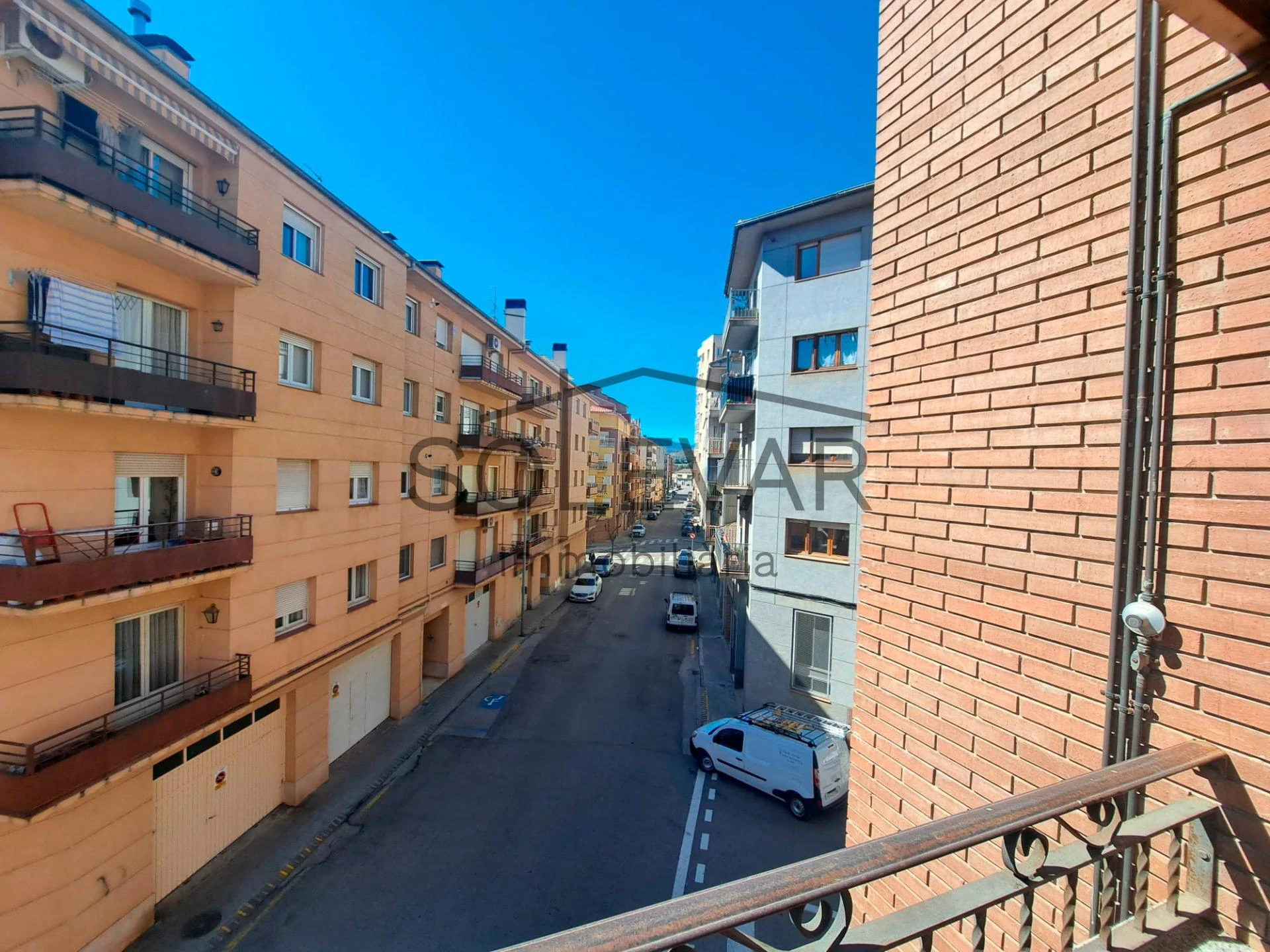 GRAN PIS AMB TERRASSA, BALCONS I GOLFES A TREMP
