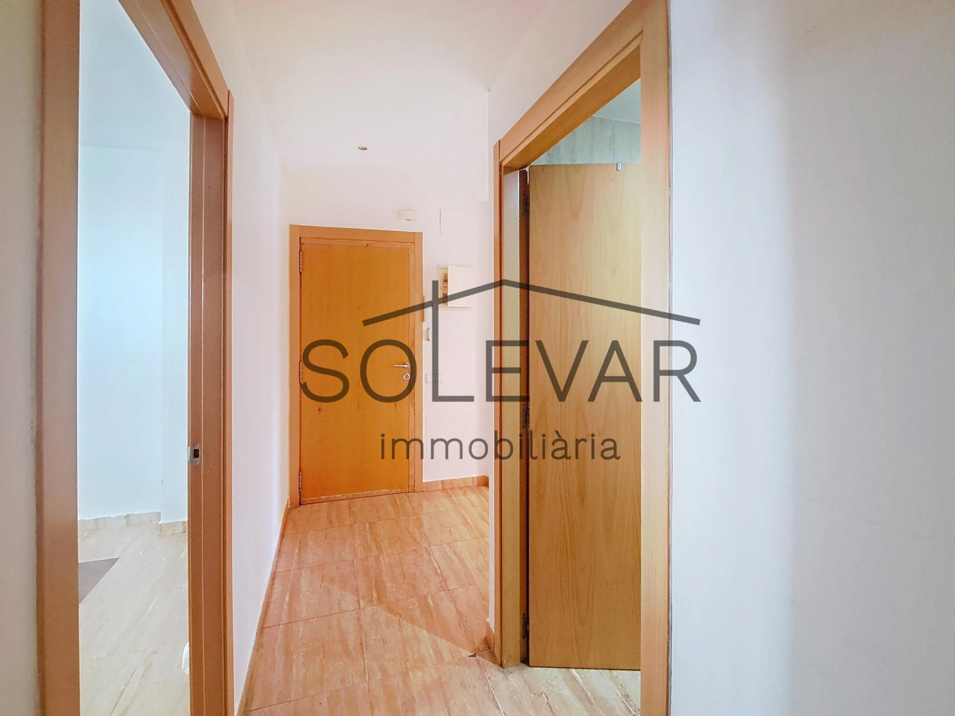 ACOGEDOR PISO EN TREMP CON TERRAZA Y VISTAS A LA MONTAÑA / VPO
