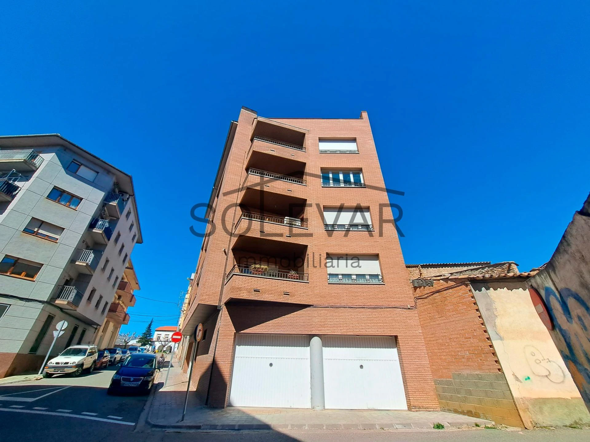 GRAN PIS AMB TERRASSA, BALCONS I GOLFES A TREMP