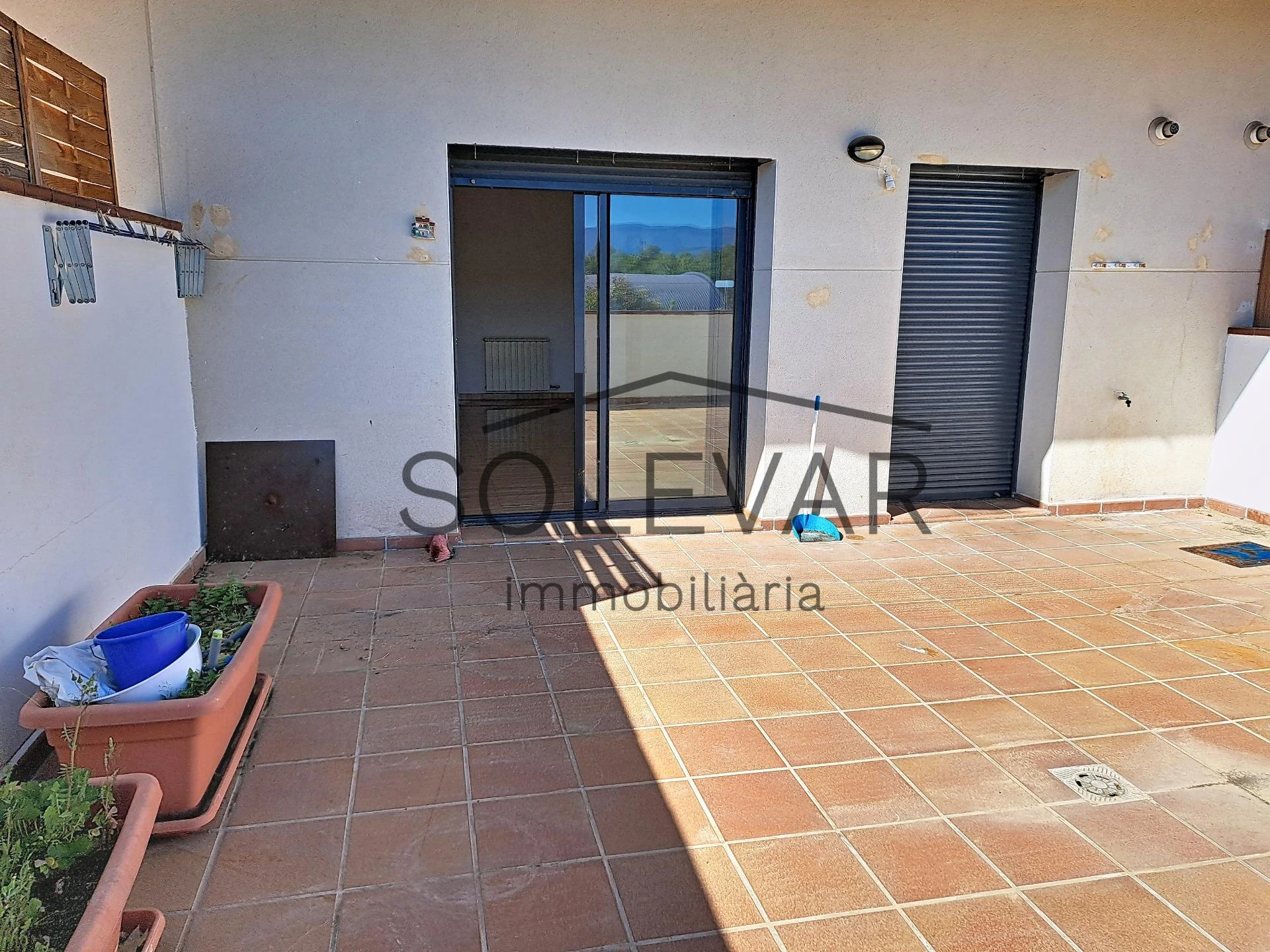 ACOGEDOR PISO EN TREMP CON TERRAZA Y VISTAS A LA MONTAÑA / VPO