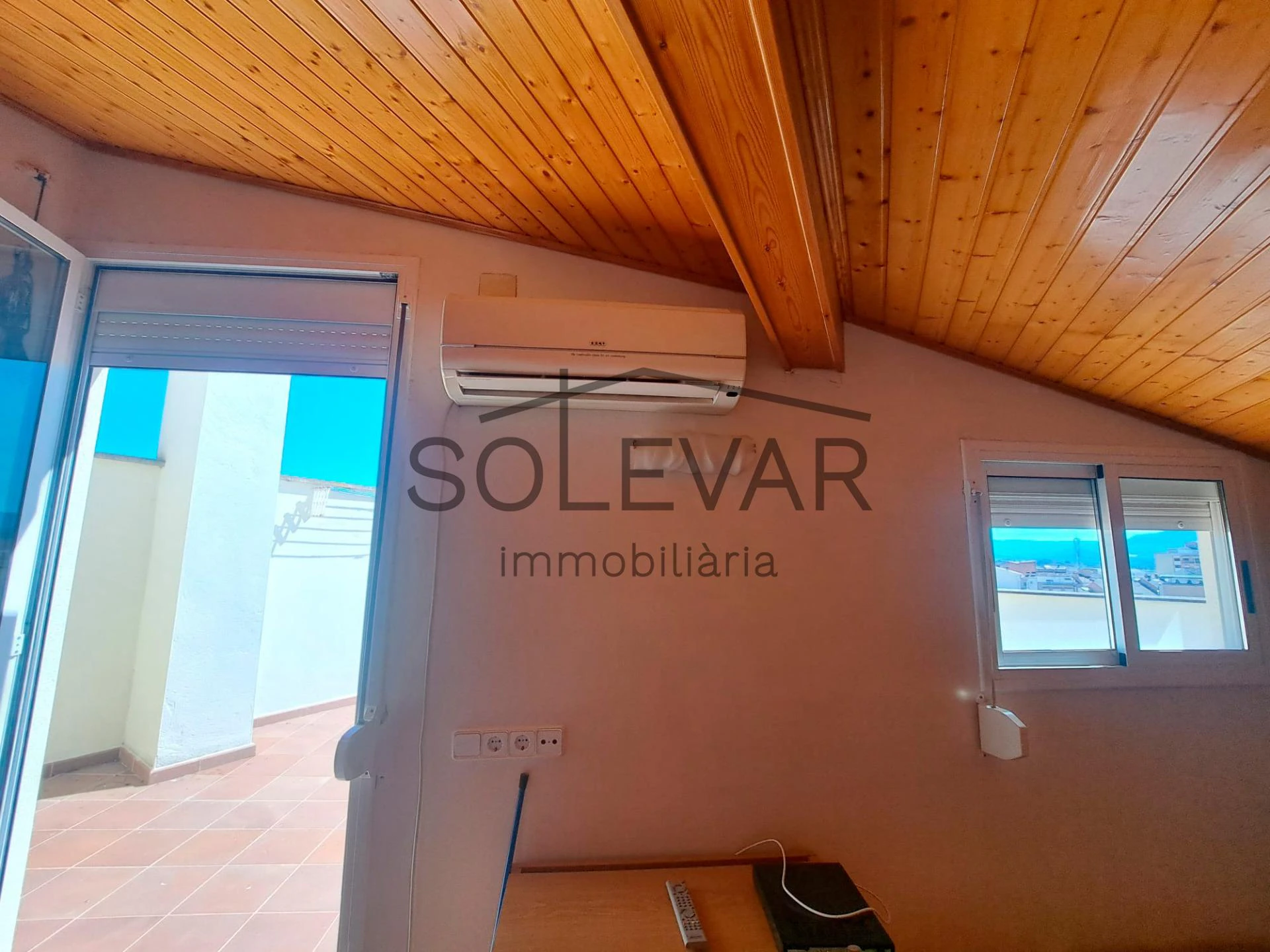 GRAN PIS AMB TERRASSA, BALCONS I GOLFES A TREMP