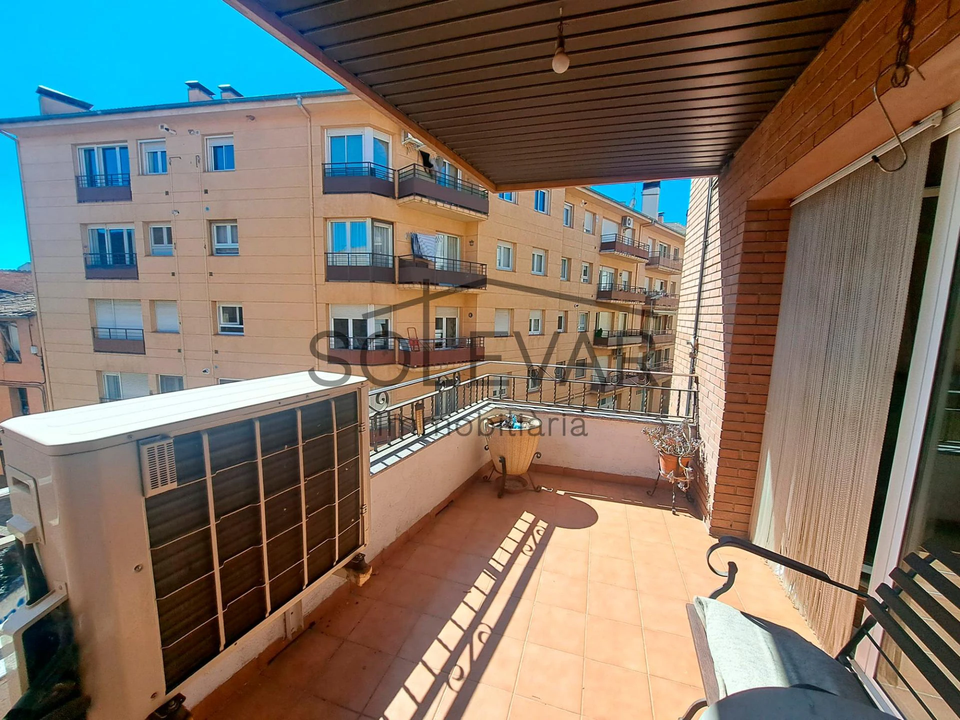 GRAN PIS AMB TERRASSA, BALCONS I GOLFES A TREMP