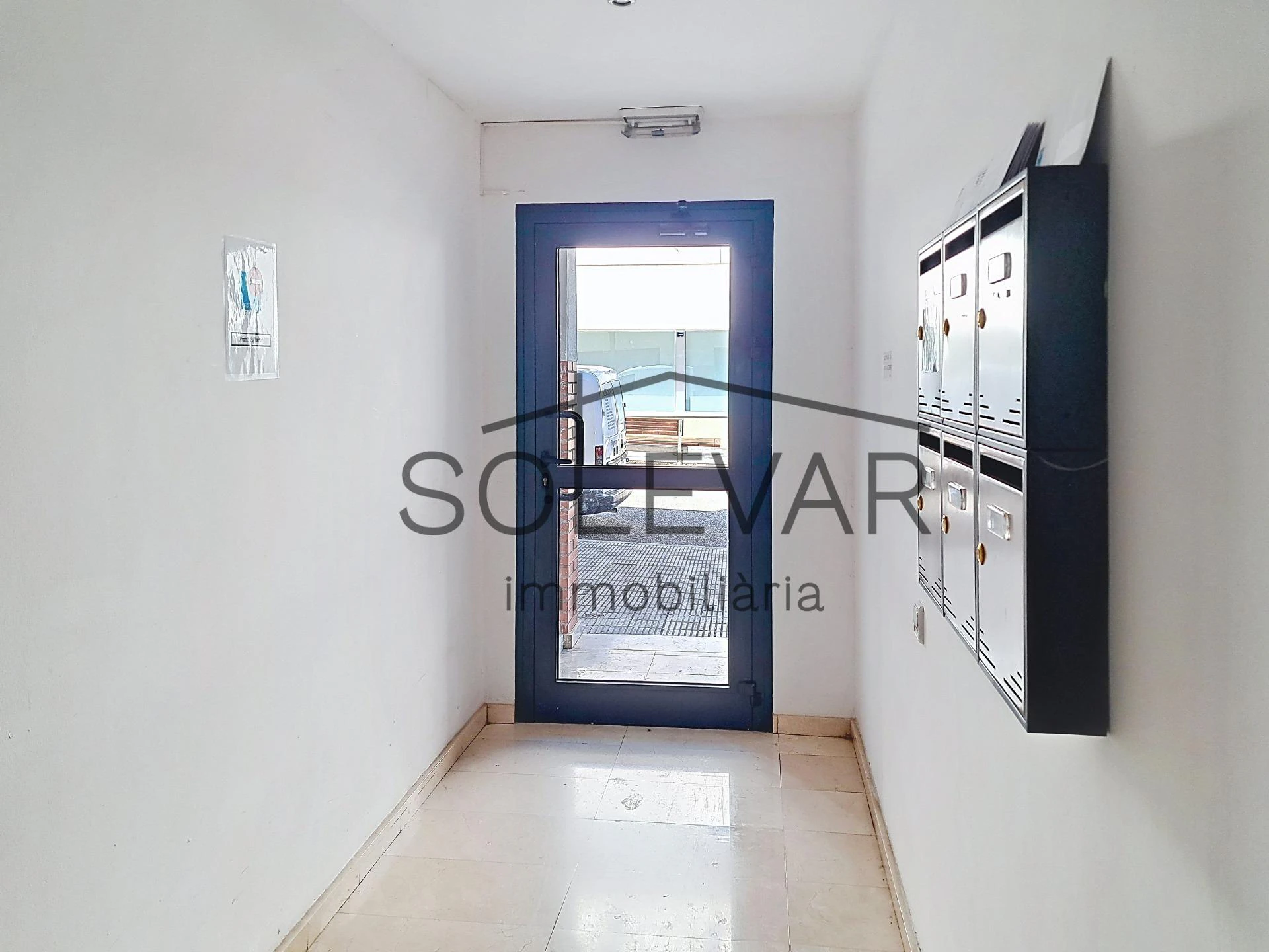 ACOGEDOR PISO EN TREMP CON TERRAZA Y VISTAS A LA MONTAÑA / VPO
