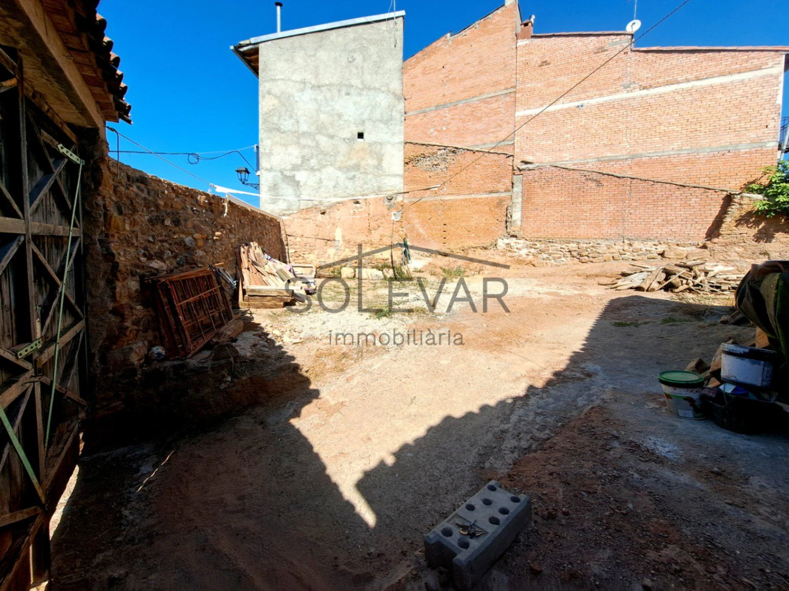 FINCA URBANA EN TALARN
