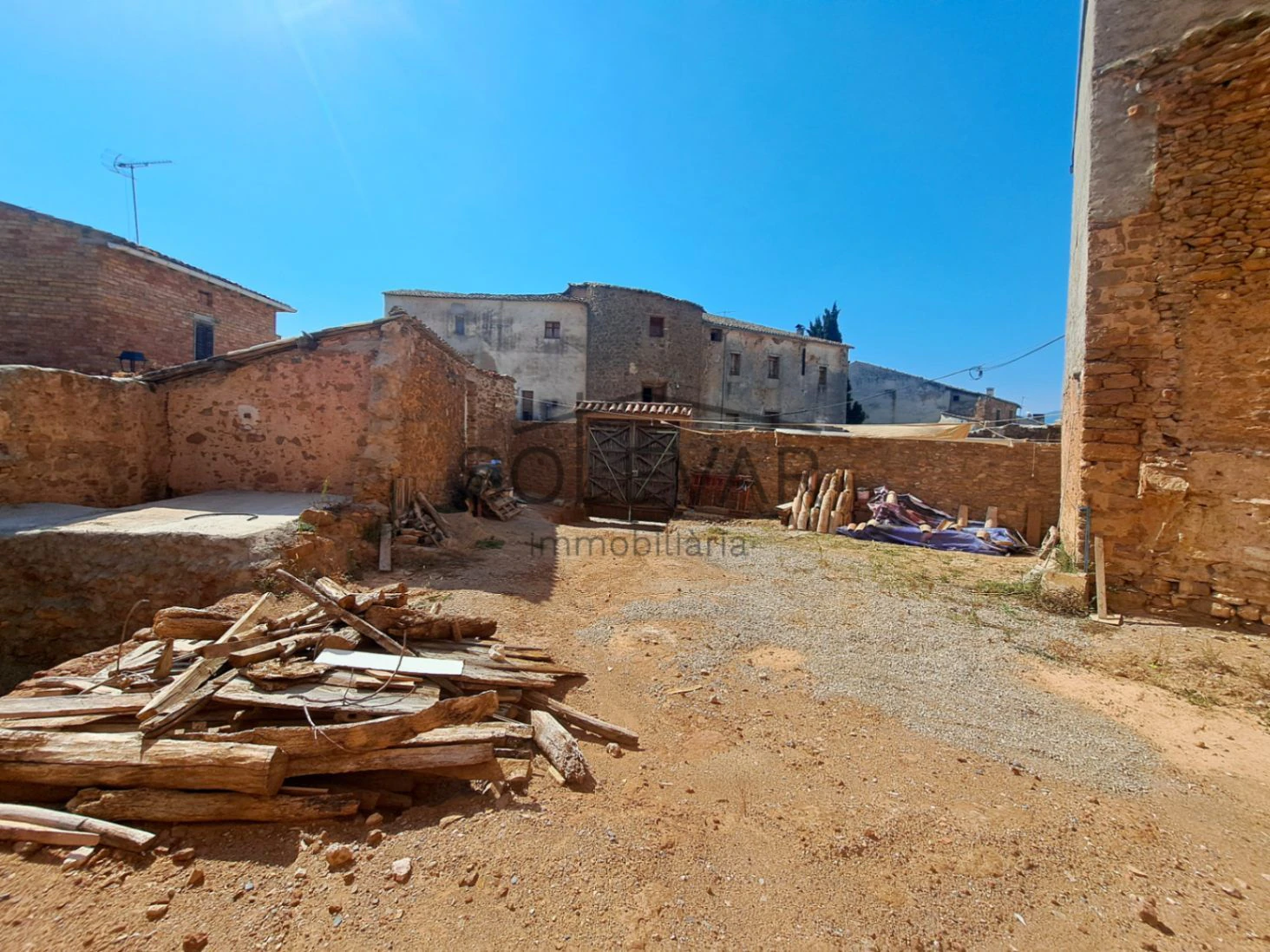 FINCA URBANA EN TALARN