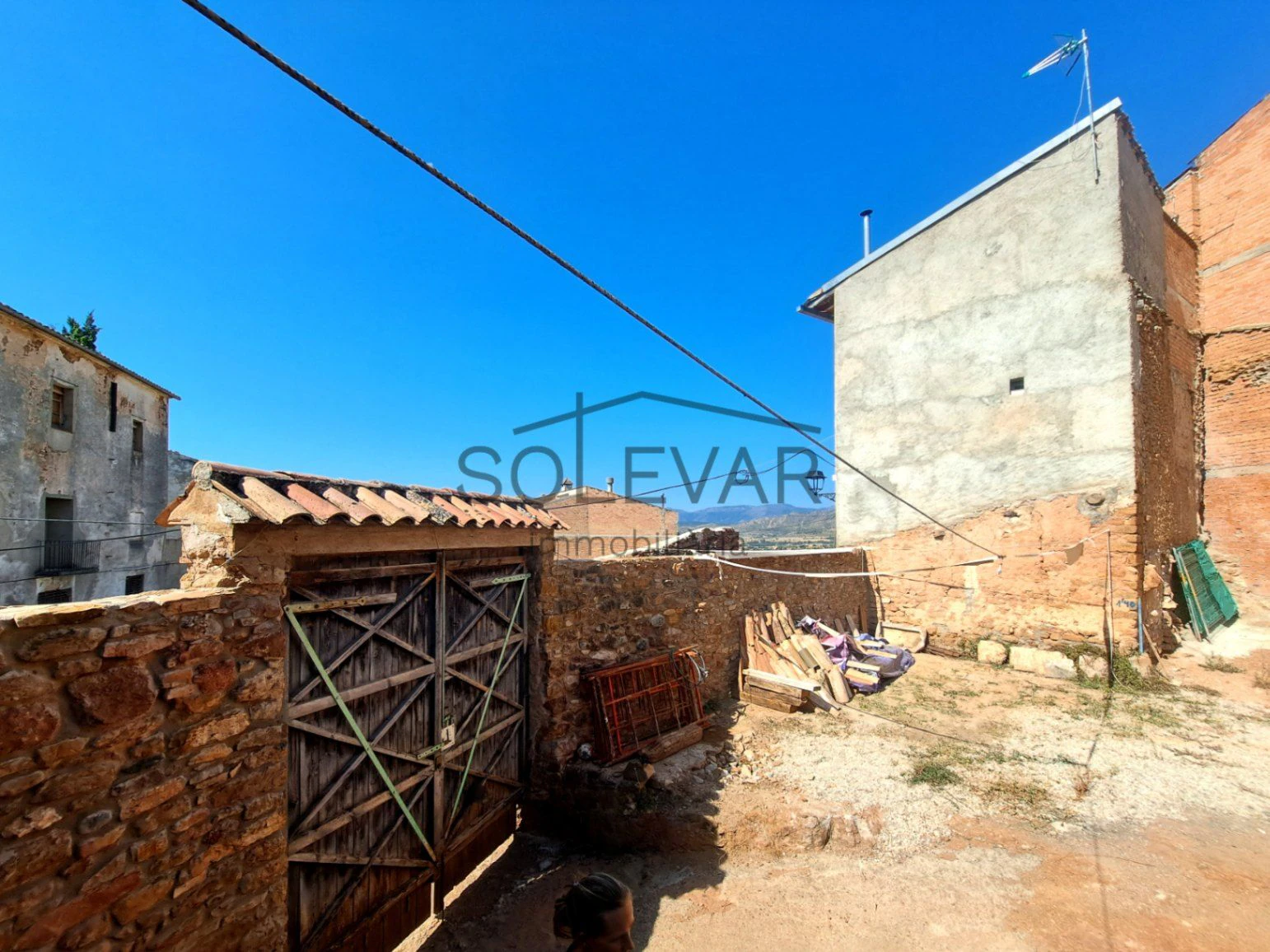 FINCA URBANA EN TALARN