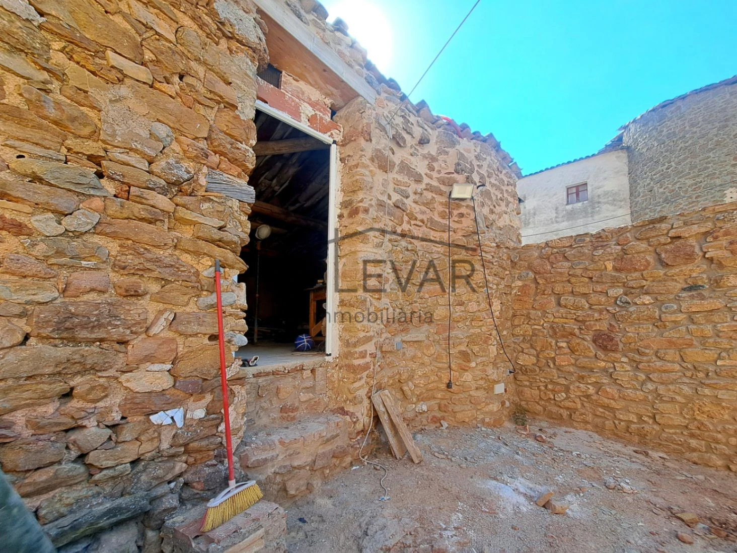 FINCA URBANA EN TALARN