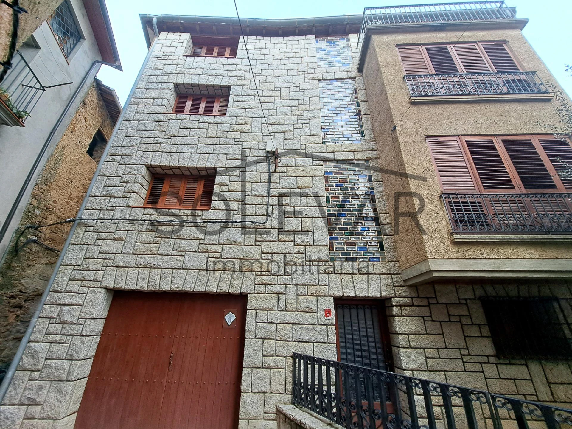 CHARMING AND SELF-SUFFICIENT SINGLE-FAMILY HOUSE IN TALARN