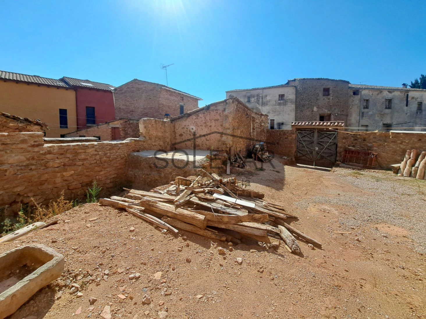 FINCA URBANA EN TALARN