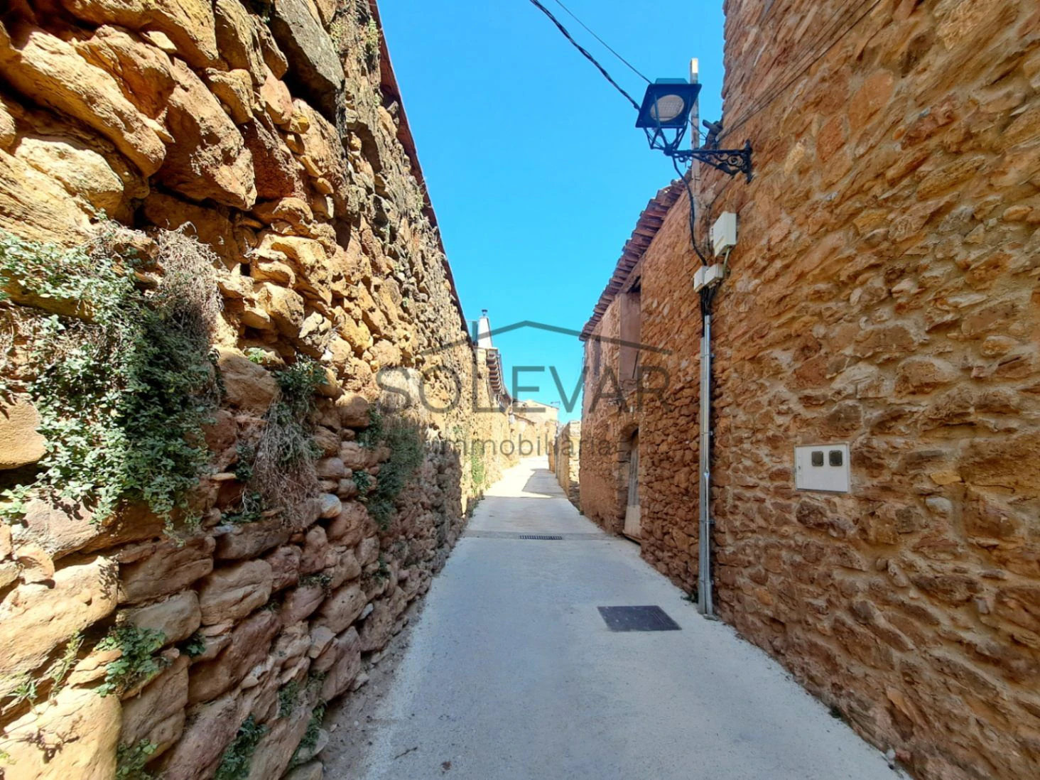 FINCA URBANA EN TALARN